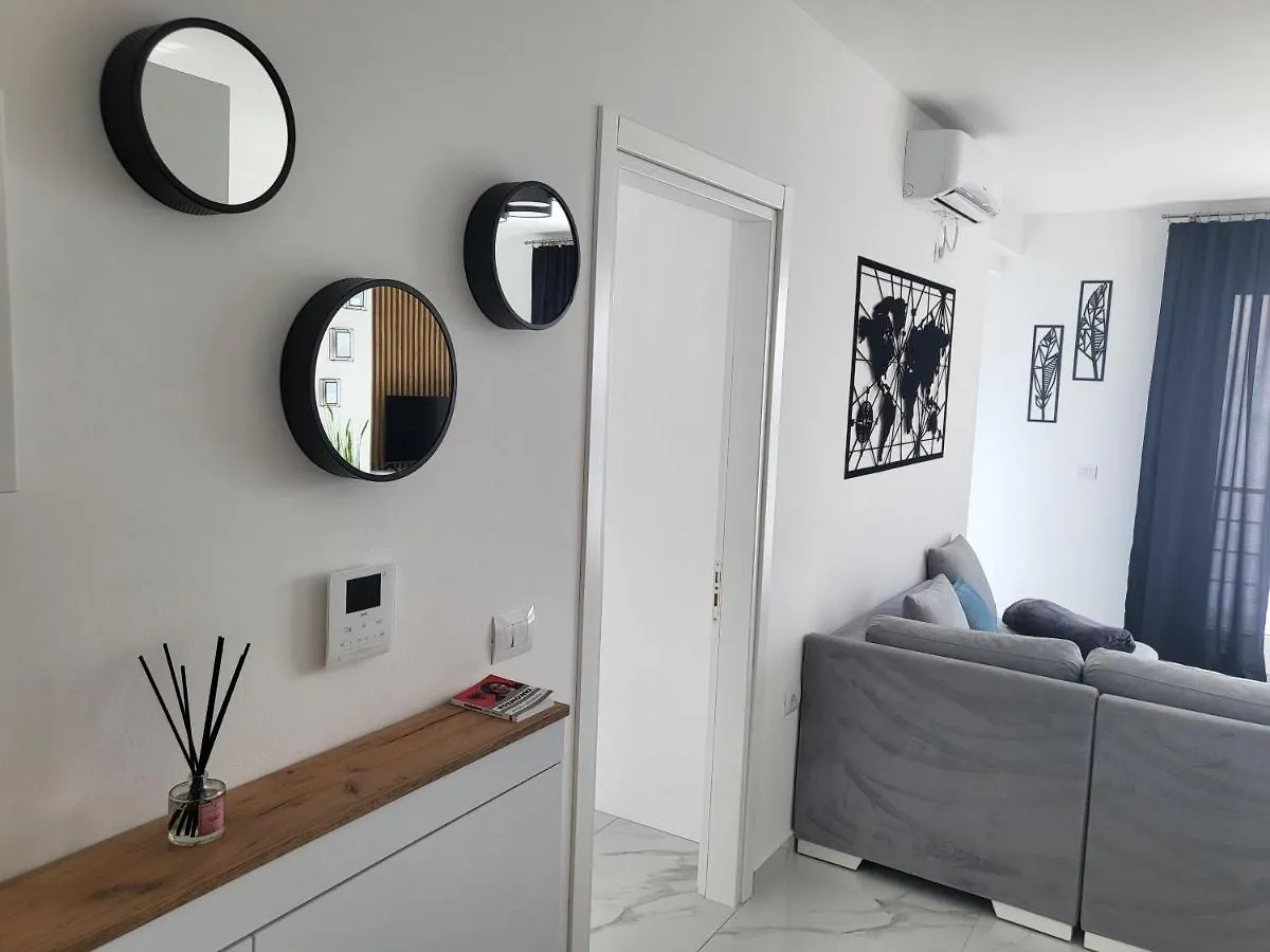 Stella Apartment Sarande 0*,